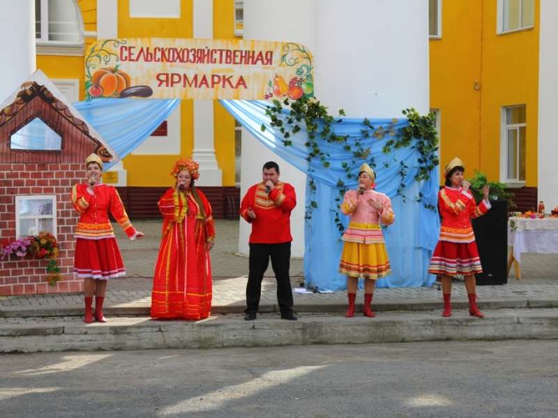 Представление стола на ярмарке