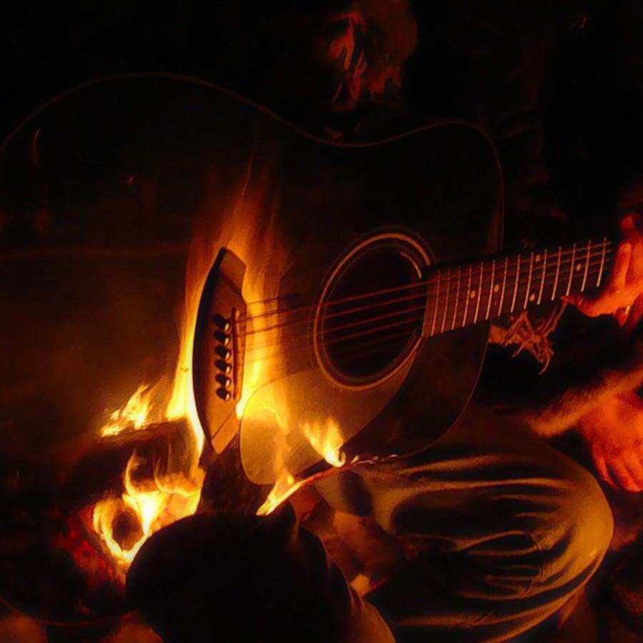 Костер ночь гитара фото