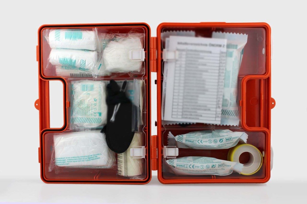 first-aid-kit-4535157_1280